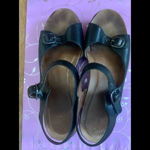 Dansko black 41 strappy sandals